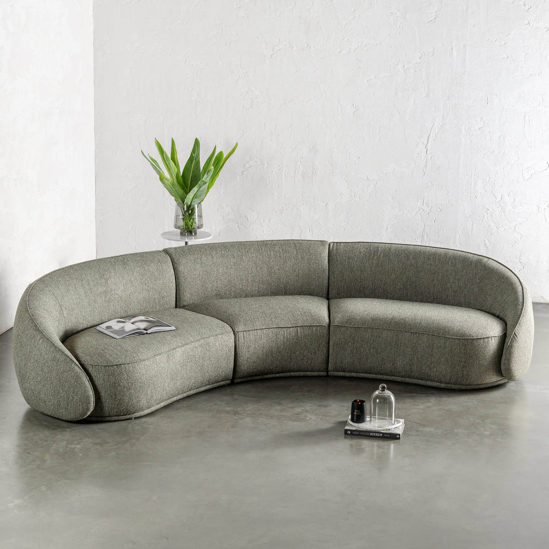 CARSON LINCOLN CURVED 3S SOFA  |  BAYLEAF GREEN
