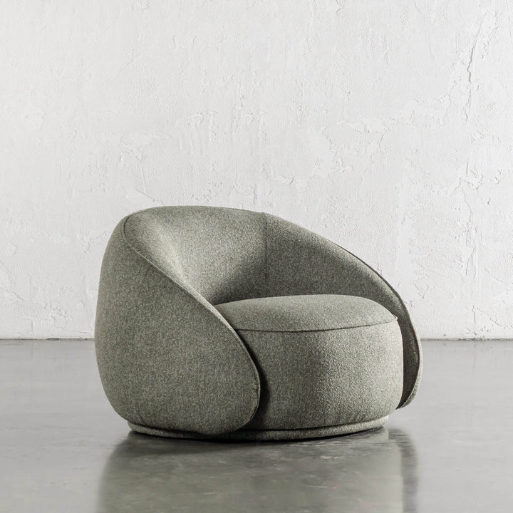 CARSON LINCOLN CURVED ARMCHAIR  |  BAYLEAF GREEN