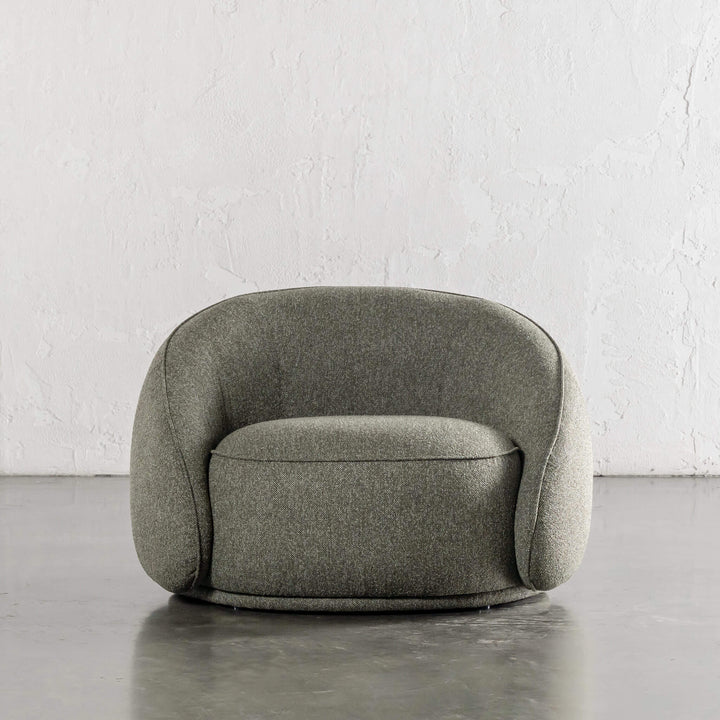 CARSON LINCOLN CURVED ARMCHAIR  |  BAYLEAF GREEN