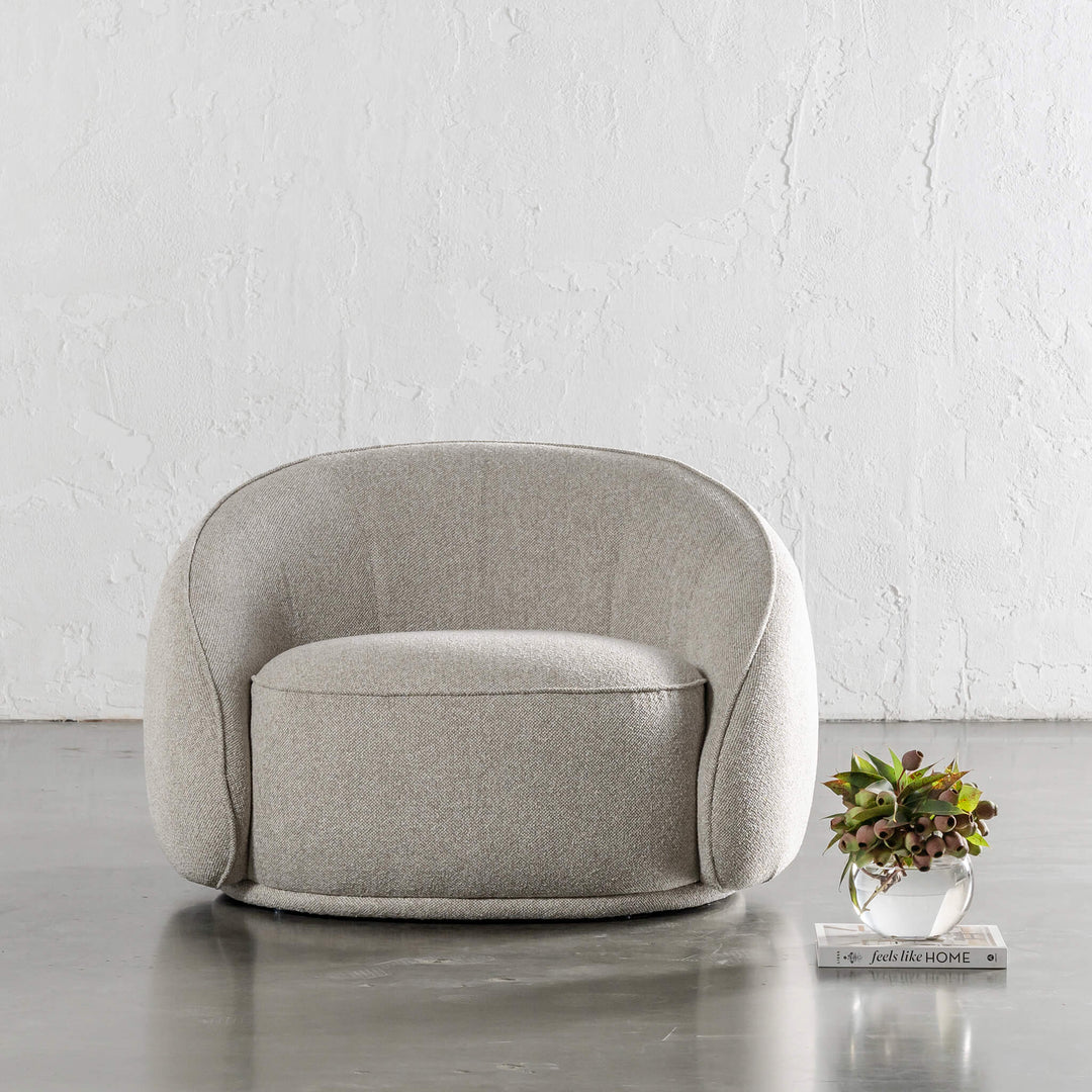 CARSON LINCOLN CURVED ARMCHAIR  |  SANDY DUSK