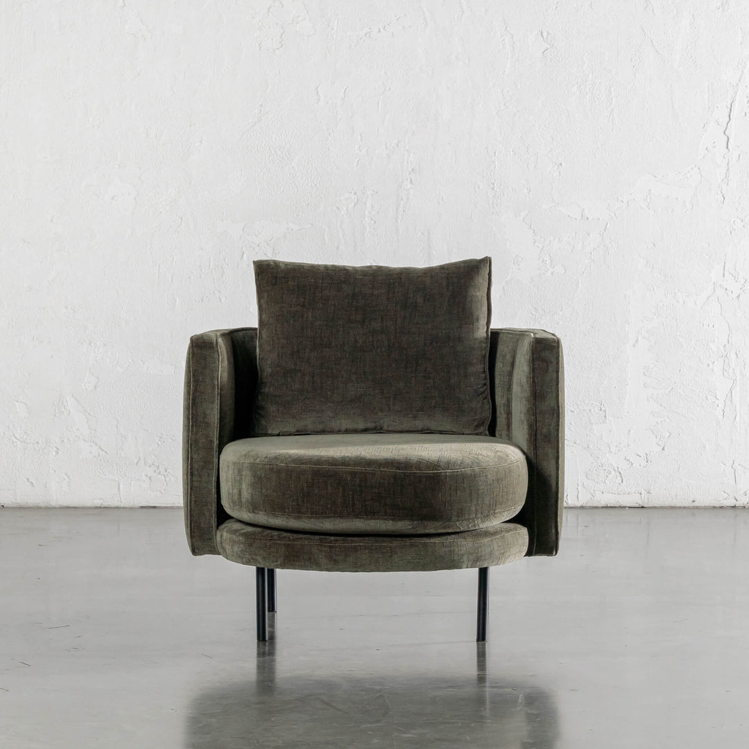 CARSON MODERNA CURVED RIBBED CHAIR  |  DEEP BRUNSWICK GREEN