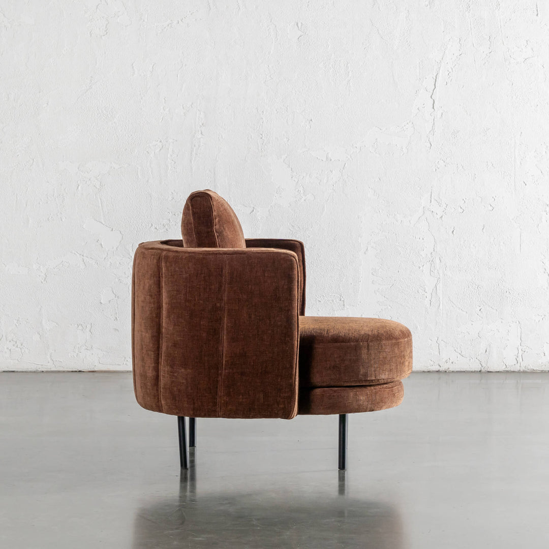 CARSON MODERNA CURVED RIBBED CHAIR  |  SIERRA TERRA