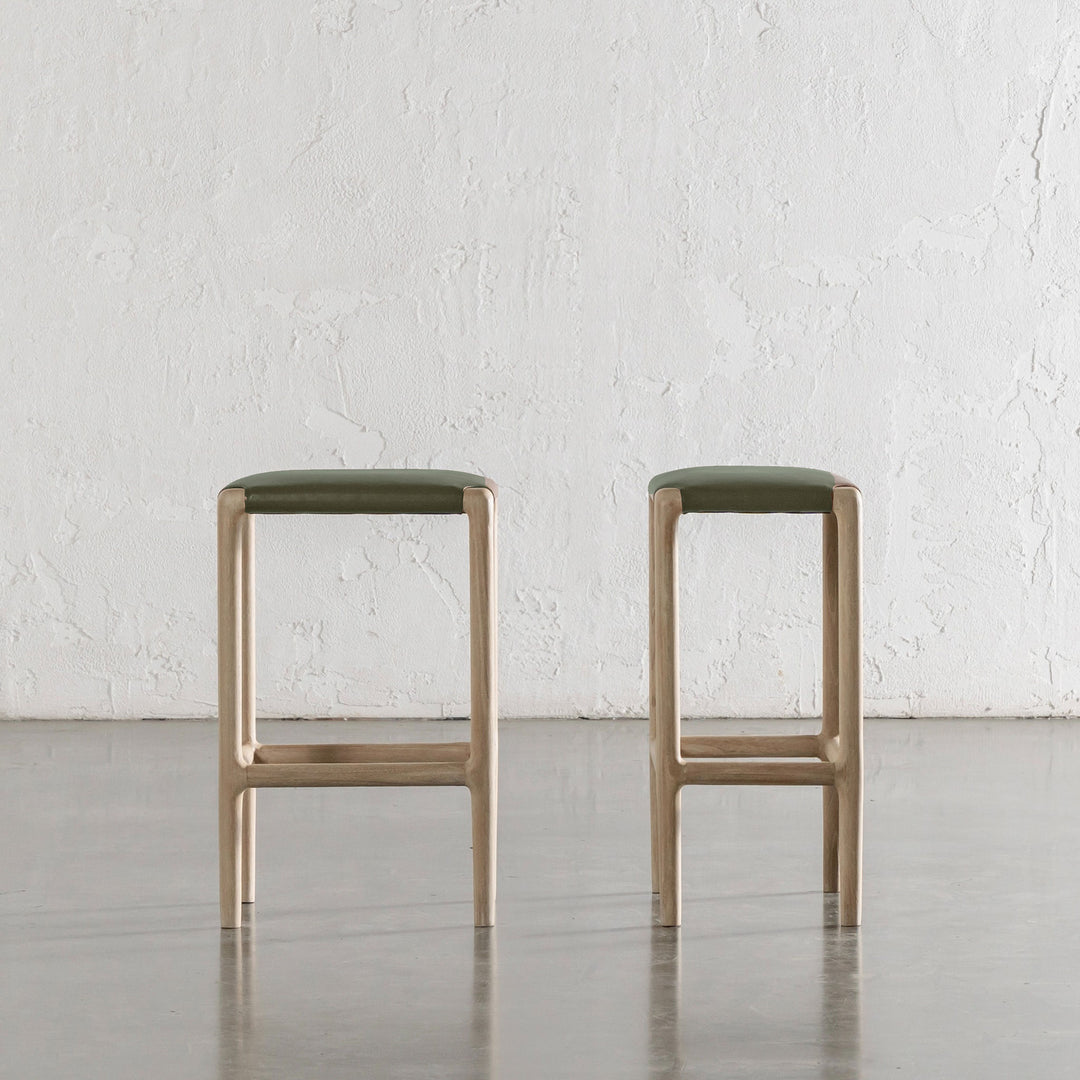 CASONI SQUARE PADDED COUNTER STOOL  |  SMOKE HAZE WASH TEAK + OLIVE LEAF LEATHER