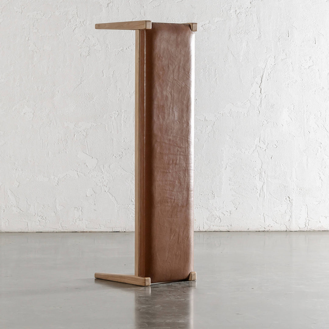 CASONI BENCH SEAT  |  SMOKE HAZE WASH TEAK + COCOA TAN LEATHER