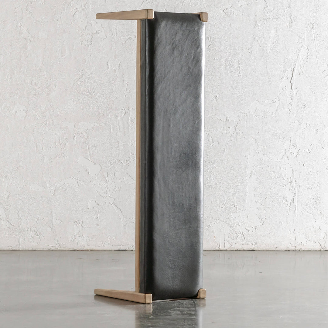 CASONI BENCH SEAT  |  SMOKE HAZE WASH TEAK + OLIVE LEAF LEATHER