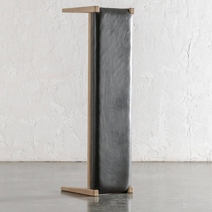 CASONI BENCH SEAT  |  SMOKE HAZE WASH TEAK + OLIVE LEAF LEATHER
