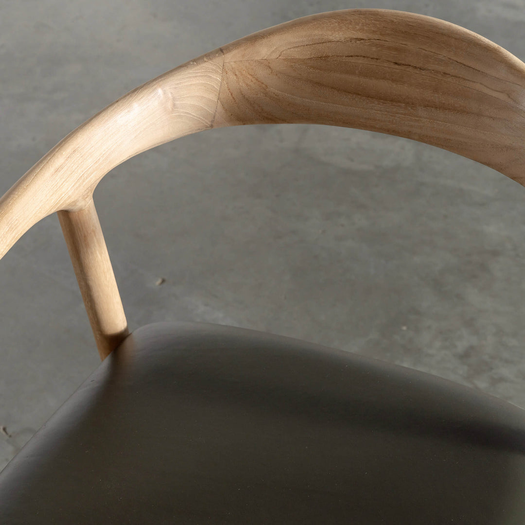 CASONI ROUNDED DINING CHAIR  |  SMOKE HAZE WASH TEAK + OLIVE LEAF LEATHER
