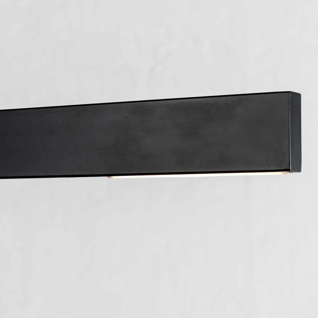 CASSIANO FLOOR LAMP  |  150CM  |  MATTE BLACK + TRAVERTINE