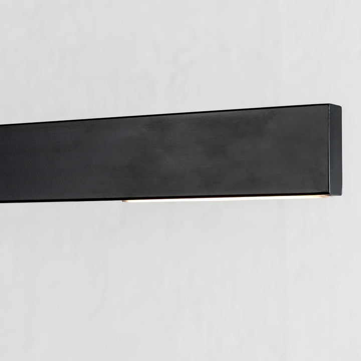 CASSIANO FLOOR LAMP  |  150CM  |  MATTE BLACK + TRAVERTINE