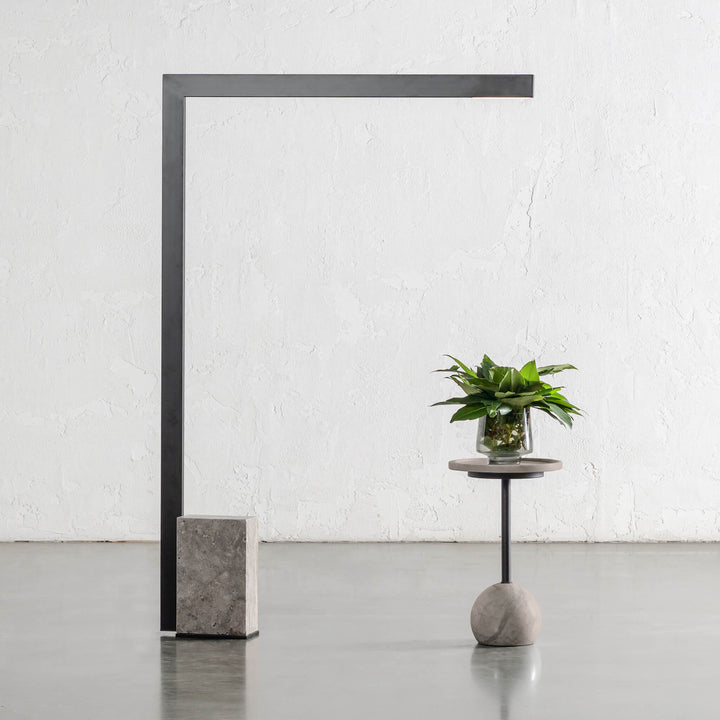 CASSIANO LED FLOOR LAMP  |  150CM  |  MATTE BLACK + TRAVERTINE