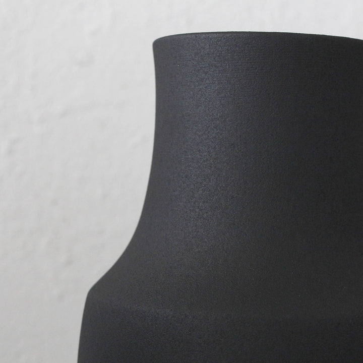 CERAMIC VASE COLLECTION CLOSE UP  |  ANTHRACITE CERAMIC