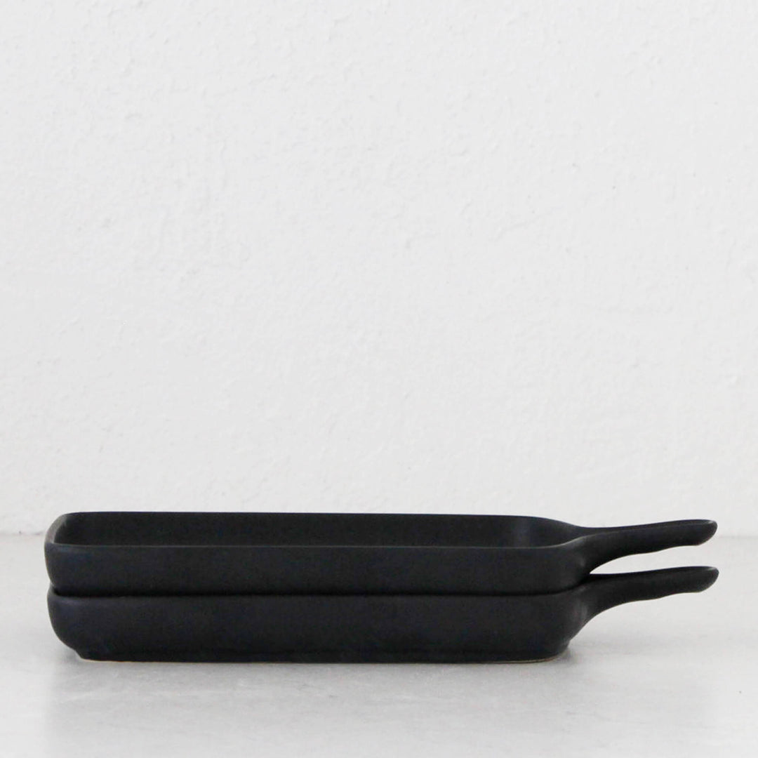 CERAMIC SERVING PLATE BUNDLE x2  |  RIBBED DETAIL  |  28.5CM  |  BLACK