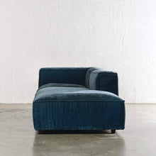 COBURG CHAISE LOUNGE CHAIR | CHICORY BLUE | END