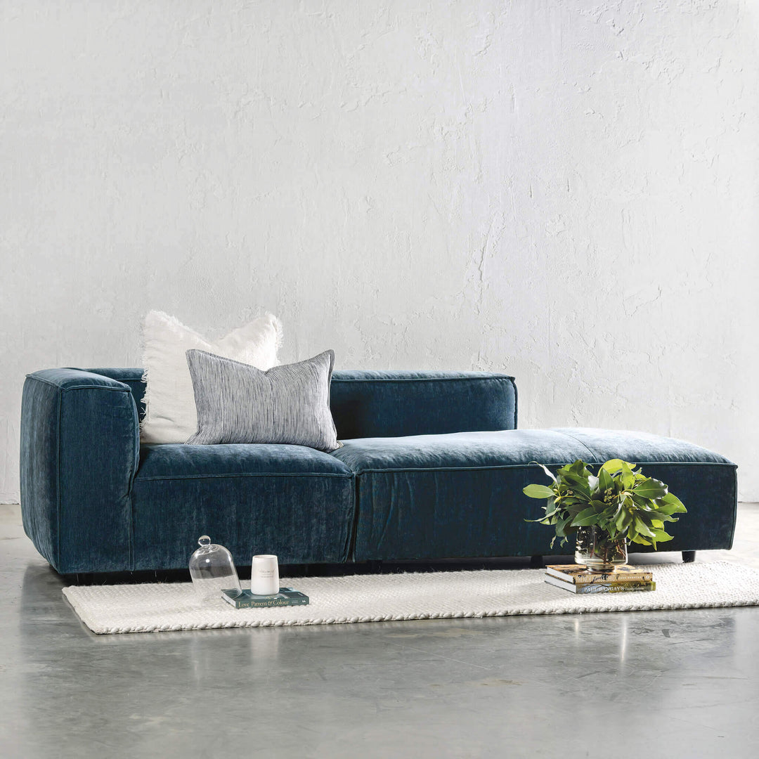 COBURG CHAISE LOUNGE CHAIR  |  CHICORY BLUE