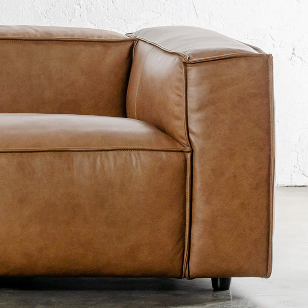 COBURG 3 SEATER + 4 SEATER  |  DAKOTA SADDLE TAN
