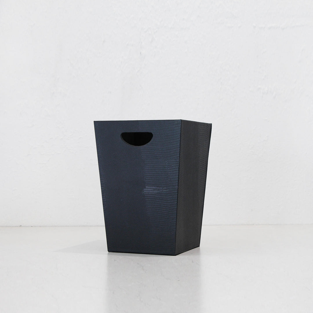 CONRAD SNAKE WASTE BIN  |  BLACK NOIR