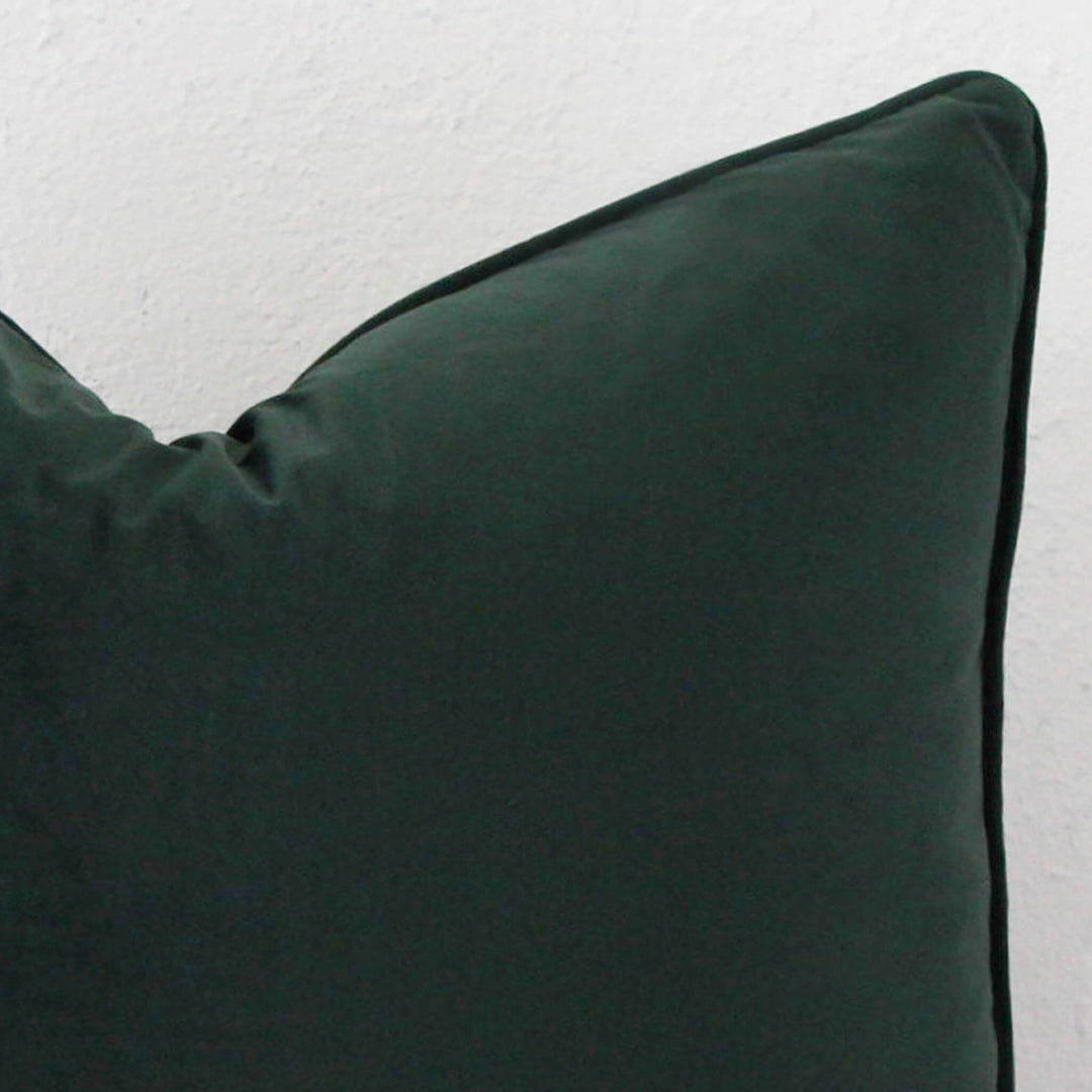 CARSON CUSHION BUNDLE X2 | HIGHLAND GREEN VELVET | CLOSEUP