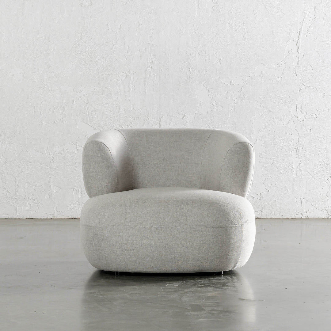 CARSON ROUNDED ARMCHAIR  |  JOVAN DOVE