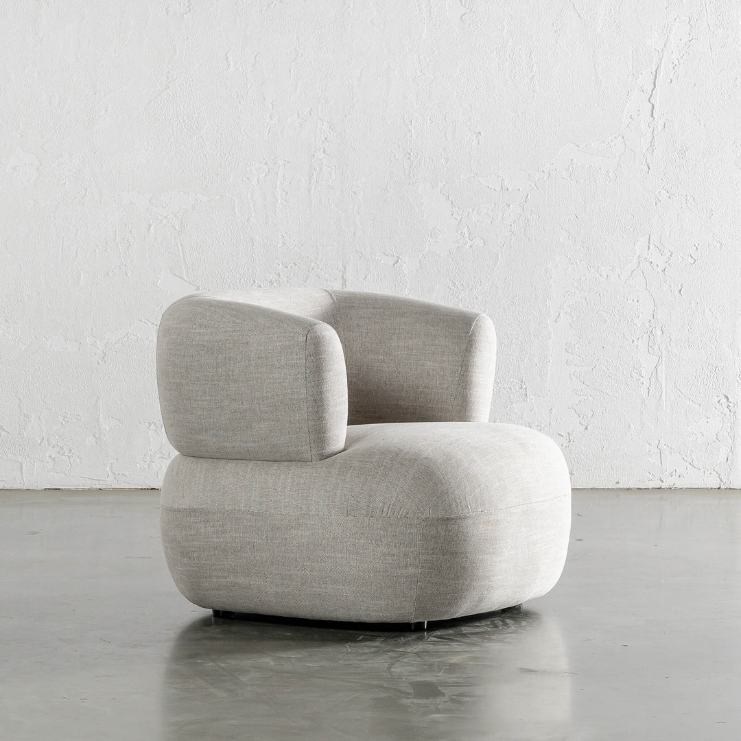 CARSON ROUNDED ARMCHAIR ANGLED  |  JOVAN EARTH