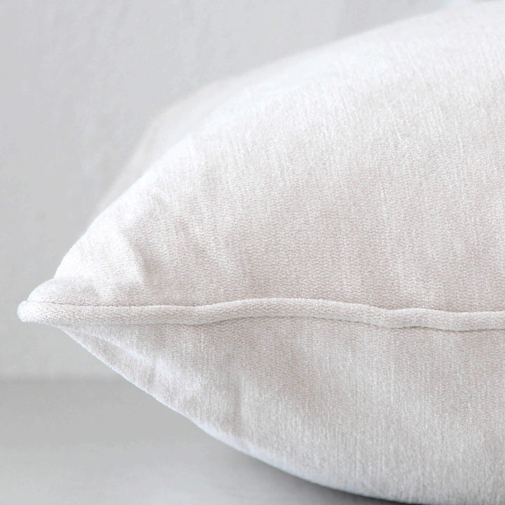 CARSON CUSHION BUNDLE X2 | 60 x 60 | WHITE  |  CLOSE UP