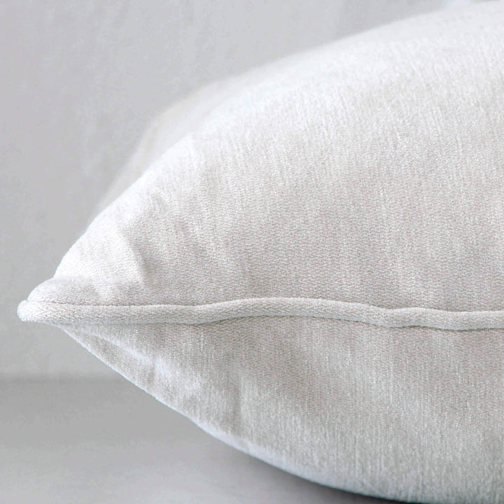 CARSON CUSHION BUNDLE X2 | 40 x 60 + 50 x 50 | WHITE  |  CLOSE UP