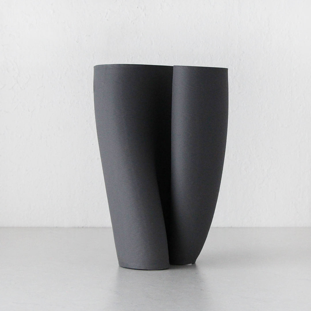 JADE VASE 34CM  |  CHARCOAL