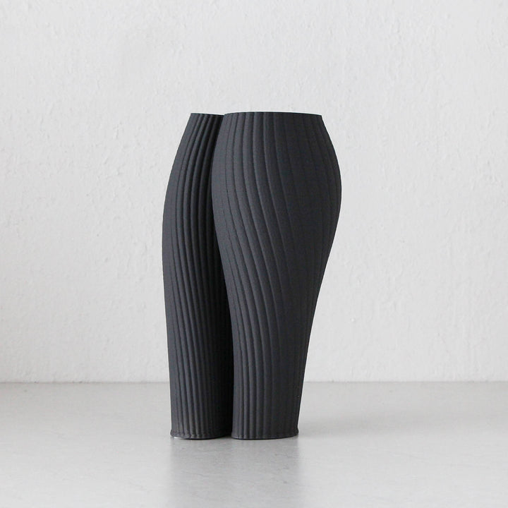 RUBY VASE 33CM  |  CHARCOAL