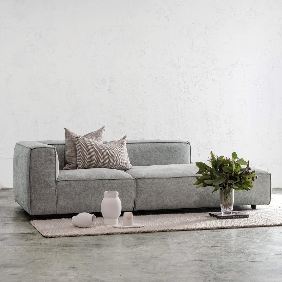 COBURG CHAISE LOUNGE CHAIR | GREYTHORN SHADOW