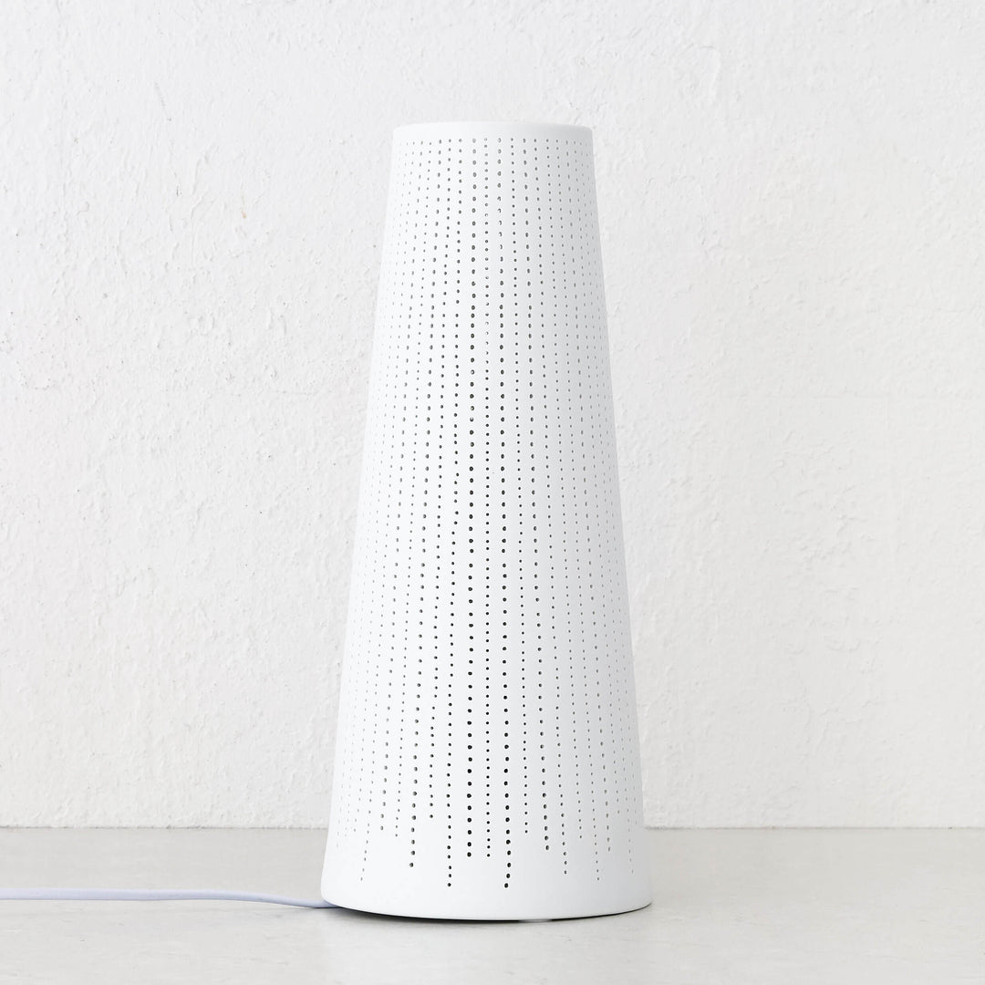 DIANNA PORCELAIN TAPERED LAMP  |  CORD  |  WHITE