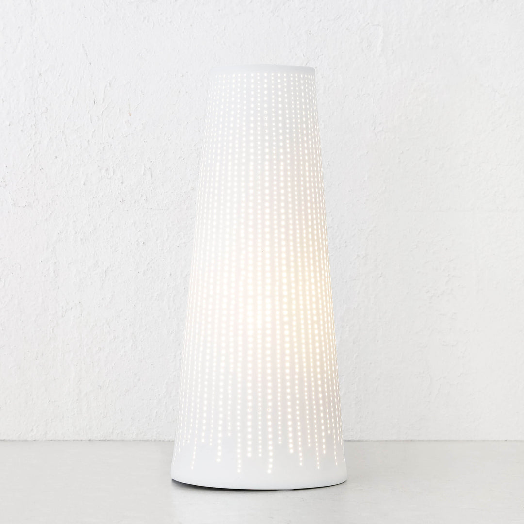 DIANNA PORCELAIN TAPERED LAMP  |  LARGE  |  WHITE