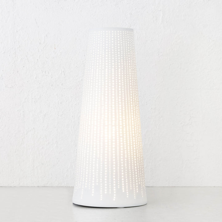 DIANNA PORCELAIN TAPERED LAMP  |  LARGE  |  WHITE