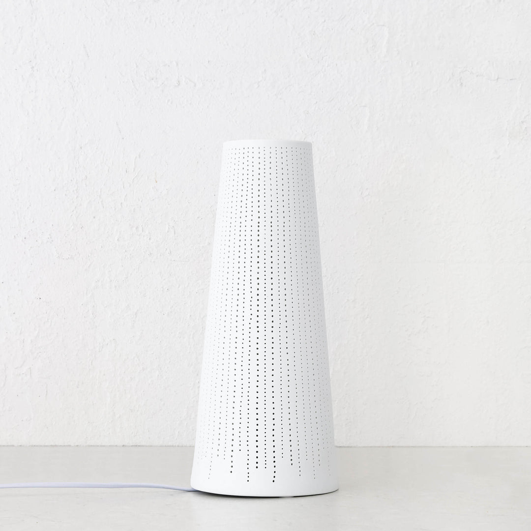 DIANNA PORCELAIN TAPERED LAMP  |  | CORD  |  WHITE