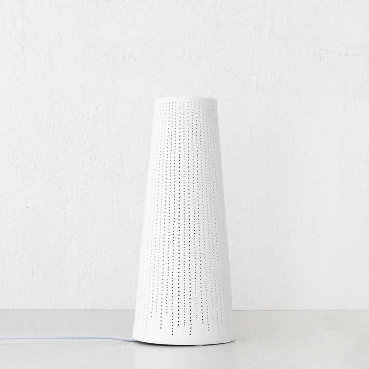 DIANNA PORCELAIN TAPERED LAMP  |  | CORD  |  WHITE