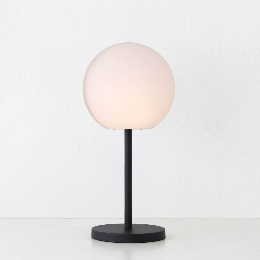 LBD EXCLUSIVE  |  DINESH OUTDOOR LED TABLE LAMP  |  WHITE + BLACK