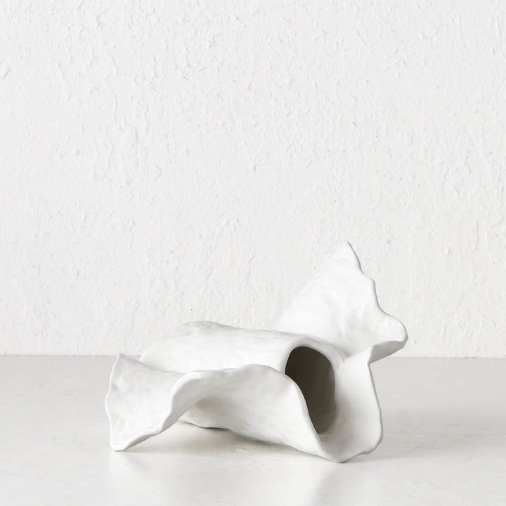 DRUYA CERAMIC VASE MEDIUM  |  NATURAL WHITE CERAMIC