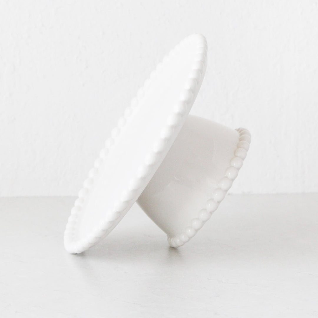 EDEN CHRISTMAS CAKE STAND  |  30CM  |  WHITE CERAMIC