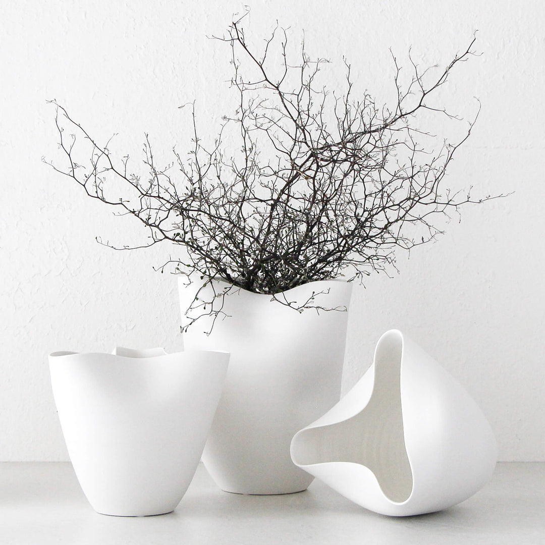 FLYNN CERAMIC VASE  | SMALL + MEDIUM BUNDLE X3  |  WHITE CERAMIC