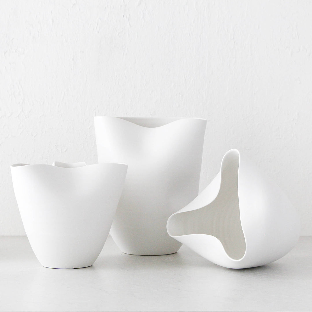 FLYNN CERAMIC VASE  | SMALL + MEDIUM BUNDLE X3  |  WHITE CERAMIC