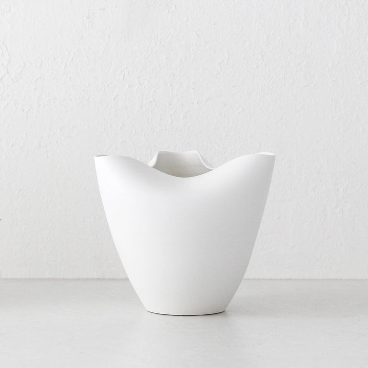 FLYNN CERAMIC VASE  | SMALL | WHITE CERAMIC