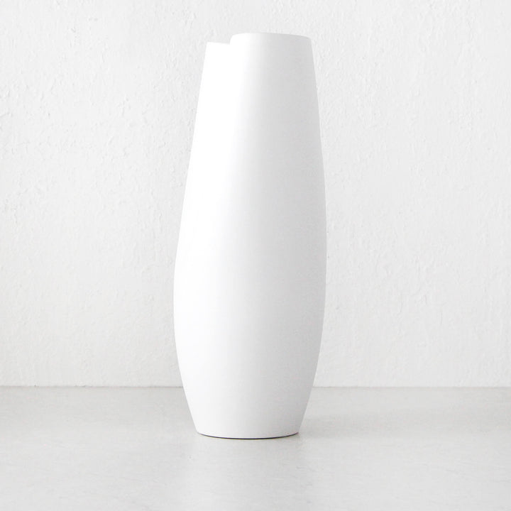 FLYNN CERAMIC VASE  |  WHITE  |  LARGE