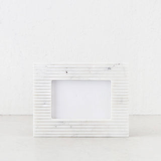 FONTE MARBLE PHOTO FRAME  |  4x6  |  WHITE + GREY MARBLE