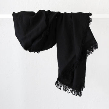 LBD EXCLUSIVE | FRENCH LINEN THROW | 180X140CM | CARBON BLACK NOIR