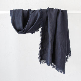 LBD EXCLUSIVE | FRENCH LINEN THROW | 180X140CM | NAVY HALE