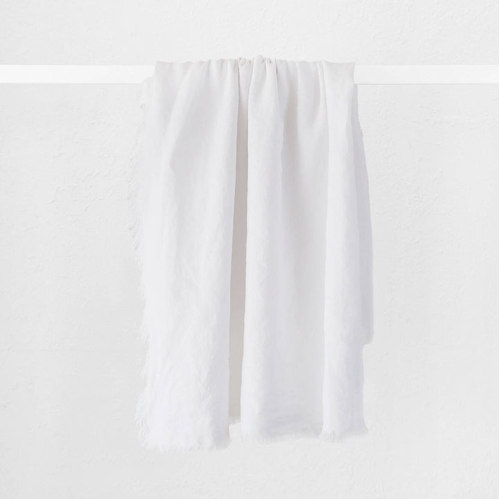 LBD EXCLUSIVE  |  FRENCH LINEN THROW  |  180X140CM  |  CASPER WHITE
