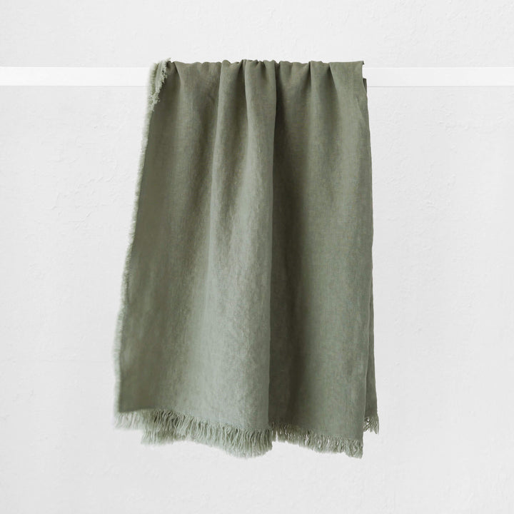 LBD EXCLUSIVE  |  FRENCH LINEN THROW  |  180X140CM  |  EUCALYPTUS MIST