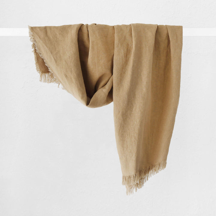 LBD EXCLUSIVE  |  FRENCH LINEN THROW  |  180X140CM  |  AIRY TOBACCO