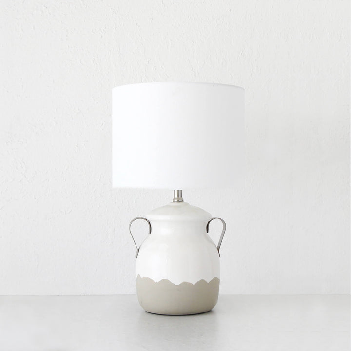 FINLEY TABLE LAMP  |  WHITE