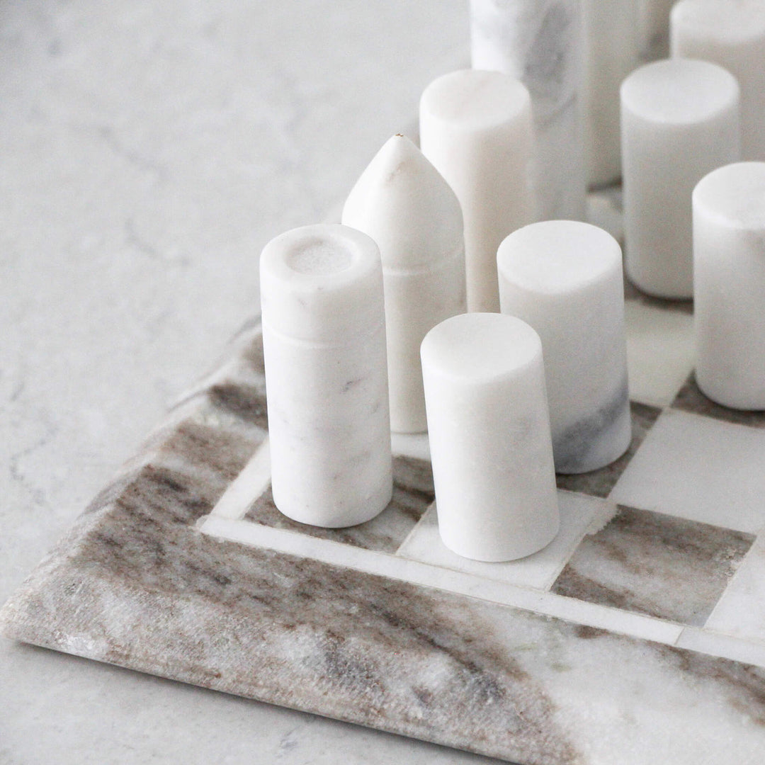 GAMBIT MARBLE CHESS SET  |  BEIGE + WHITE MARBLE