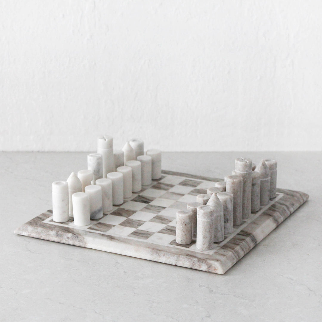 GAMBIT MARBLE CHESS SET | WHITE + BEIGE MARBLE