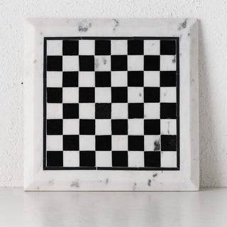 GAMBIT MARBLE CHESS SET  |  WHITE + BLACK MARBLE